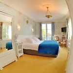 Logis & Restaurant Chateau De La Marjolaine 3*