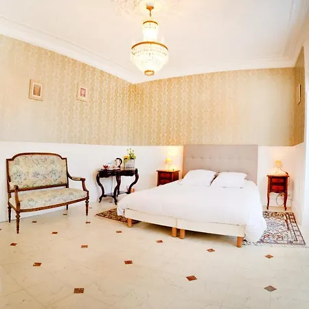 Logis & Restaurant Chateau De La Marjolaine 호텔 Essomes-sur-Marne