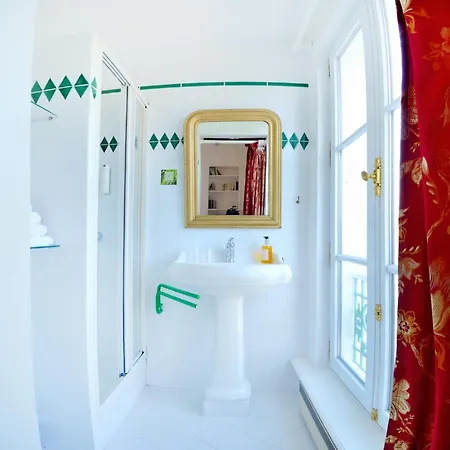 Logis & Restaurant Chateau De La Marjolaine 3*