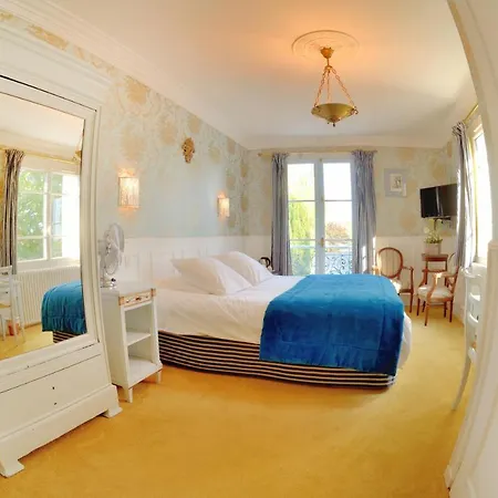 Logis & Restaurant Chateau De La Marjolaine 3*