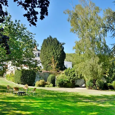 Logis & Restaurant Chateau De La Marjolaine 호텔