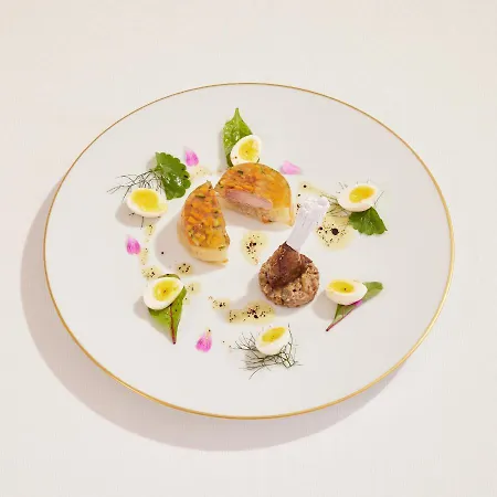 Hotel Logis & Restaurant Chateau De La Marjolaine 3*