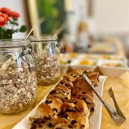 Logis & Restaurant Chateau De La Marjolaine 3*