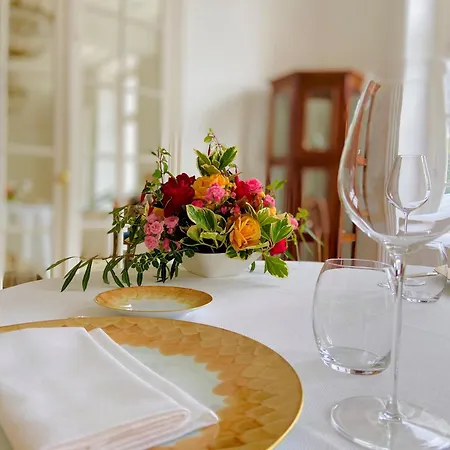 Logis & Restaurant Chateau De La Marjolaine 3*