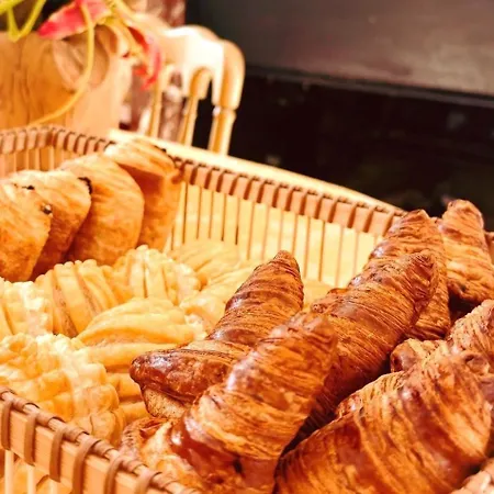 Logis & Restaurant Chateau De La Marjolaine 3*