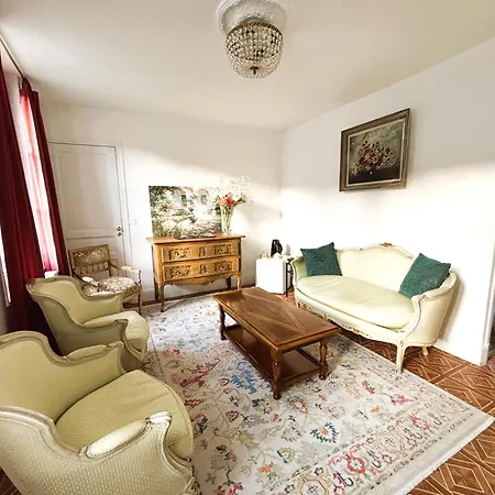 Logis & Restaurant Chateau De La Marjolaine 3*