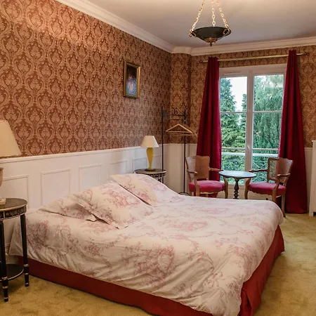 Hotel Logis & Restaurant Chateau De La Marjolaine 3*