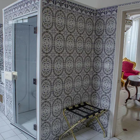 Logis & Restaurant Chateau De La Marjolaine فندق