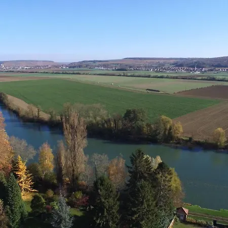 Logis & Restaurant Chateau De La Marjolaine 3*