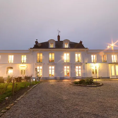 Logis & Restaurant Chateau De La Marjolaine فندق Essomes-sur-Marne