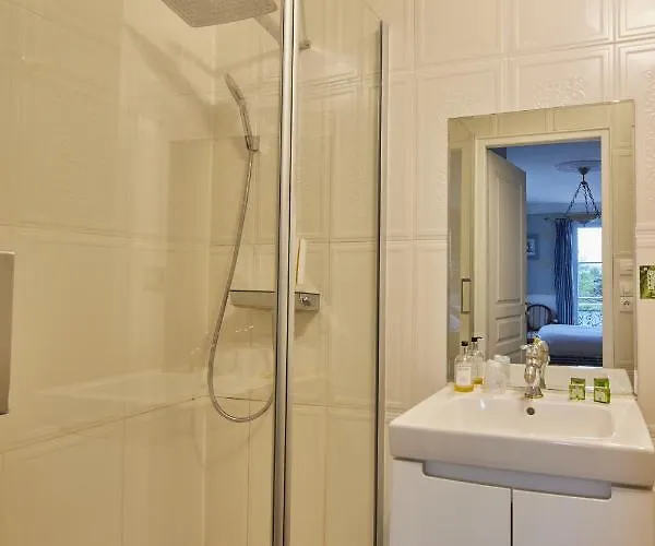 Logis & Restaurant Chateau De La Marjolaine 3*