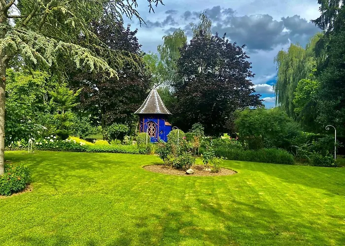 Logis & Restaurant Chateau De La Marjolaine Szálloda