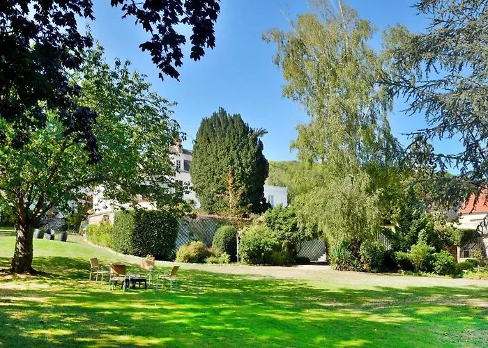 Logis & Restaurant Chateau De La Marjolaine Szálloda