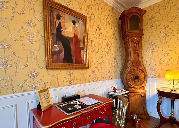 Logis & Restaurant Chateau De La Marjolaine Szálloda