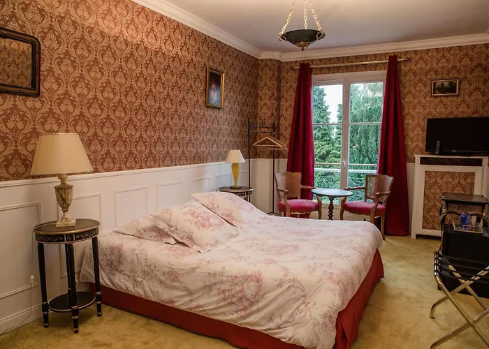 Szálloda Logis & Restaurant Chateau De La Marjolaine 3*