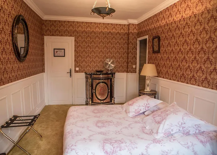 Logis & Restaurant Chateau De La Marjolaine 3*